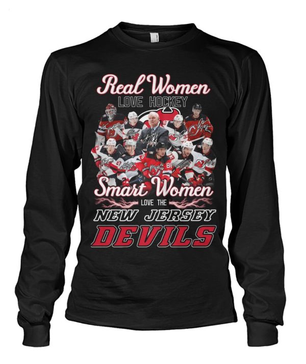 Real Women Love Hockey Smart Women Love The New Jersey Devils T-Shirt – Limited Edition
