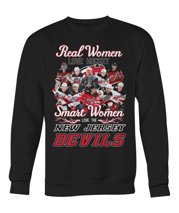 Real Women Love Hockey Smart Women Love The New Jersey Devils T-Shirt – Limited Edition