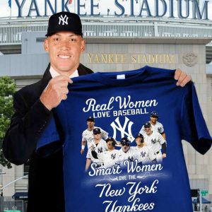 Real Women Love Baseball Smar The New York Yankees Unisex T-Shirt