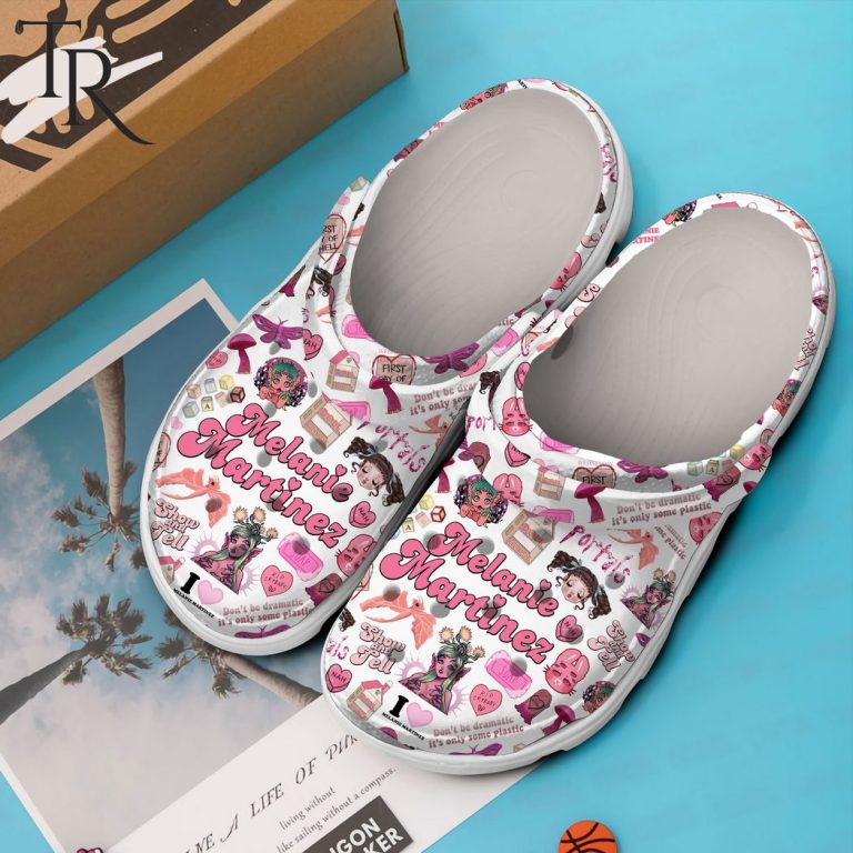 Melanie Martinez Show & Tell Crocs - Torunstyle