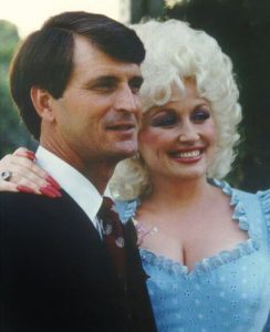 A Timeless Love: Dolly Parton and Carl Dean’s Enduring Journey