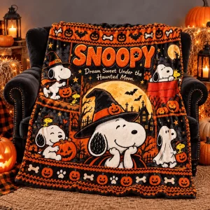 Peanuts Snoopy Dream Sweet Under the Haunted Moon Spooky Season Fleece Blanket